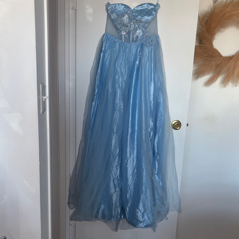Chic Strapless Blue Dress with Floral Accents